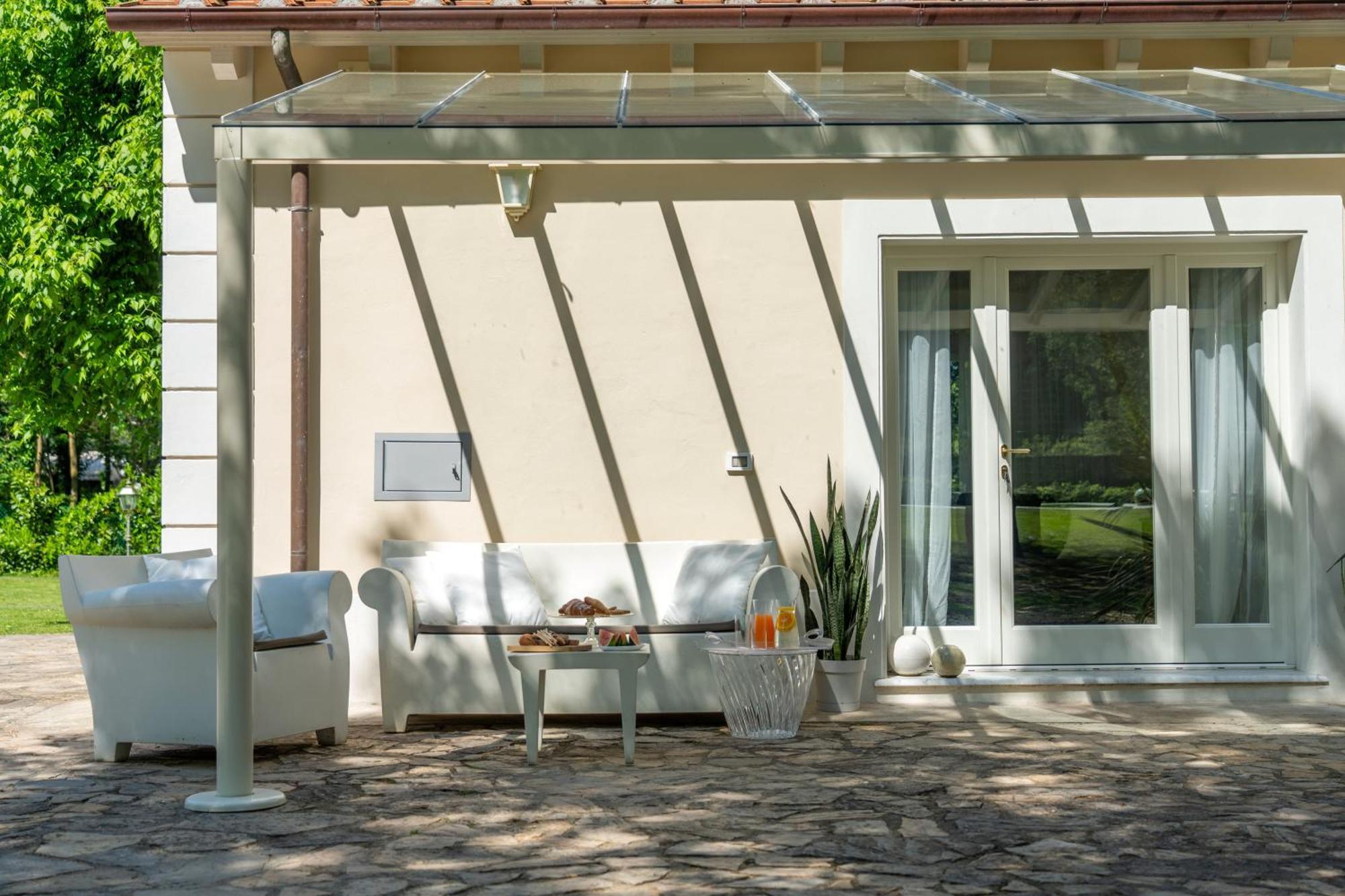Villa Vittoria - Lusso Con Piscina, Tennis, Jacuzzi E Palestra Лукка Екстер'єр фото