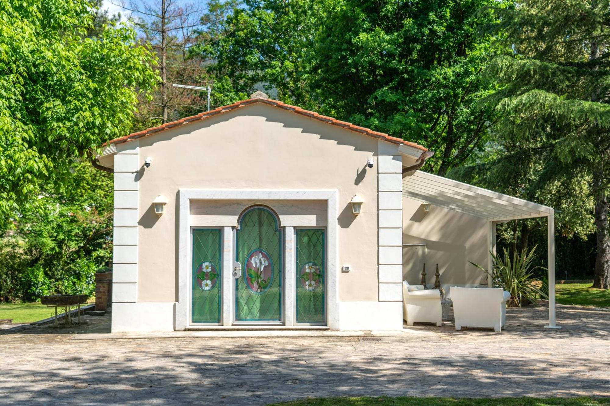 Villa Vittoria - Lusso Con Piscina, Tennis, Jacuzzi E Palestra Лукка Екстер'єр фото