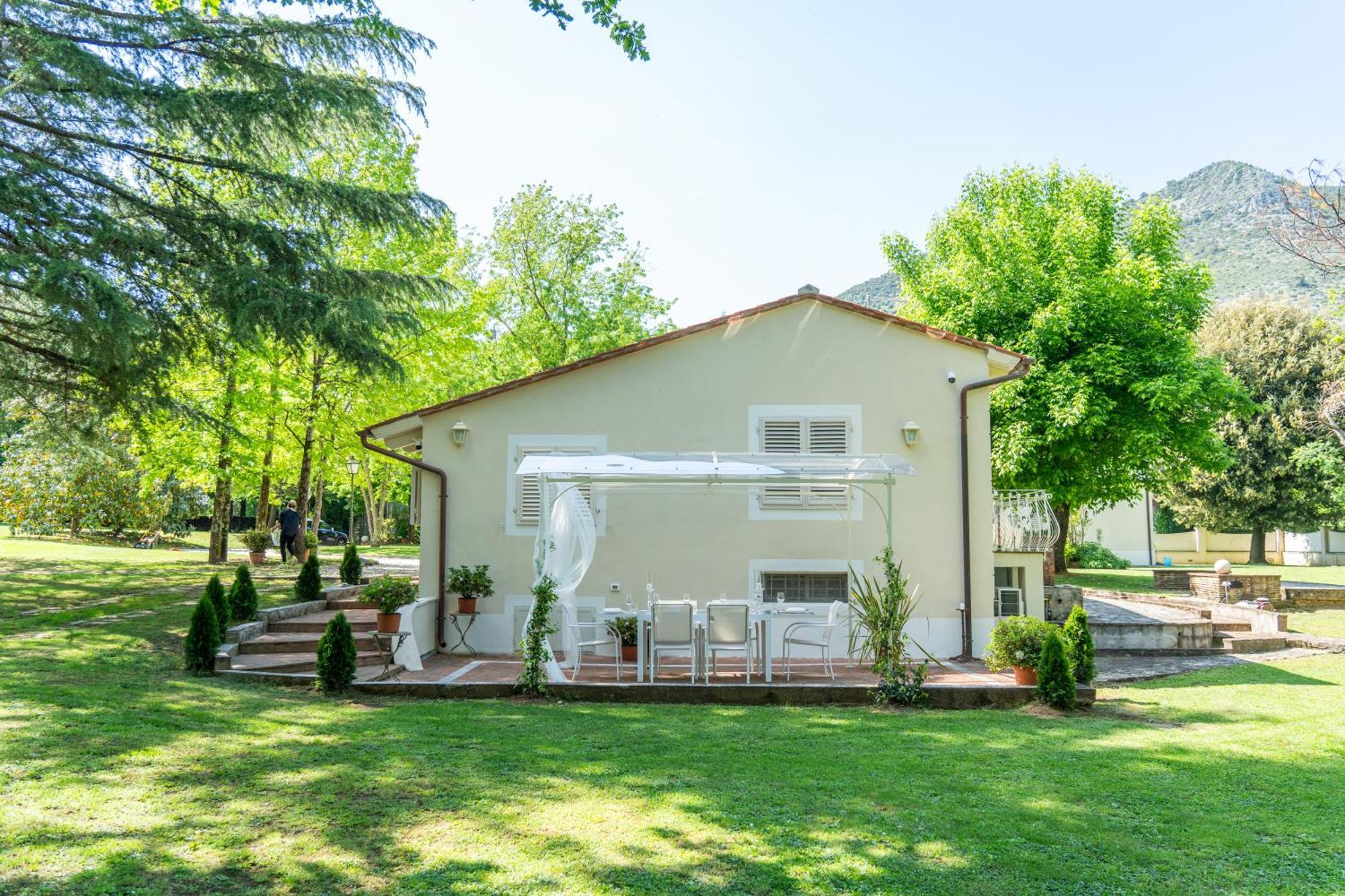 Villa Vittoria - Lusso Con Piscina, Tennis, Jacuzzi E Palestra Лукка Екстер'єр фото
